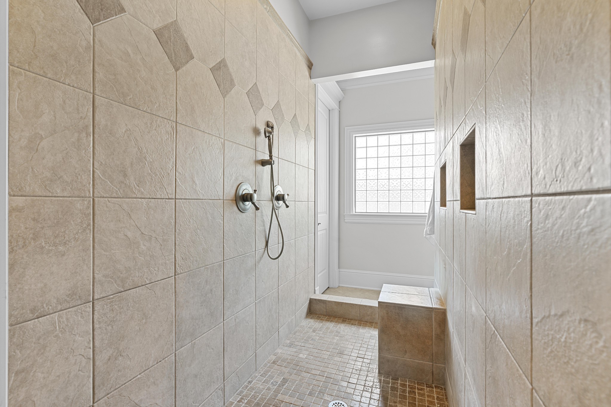 2020 Shoreline Dr Property Photo 37
