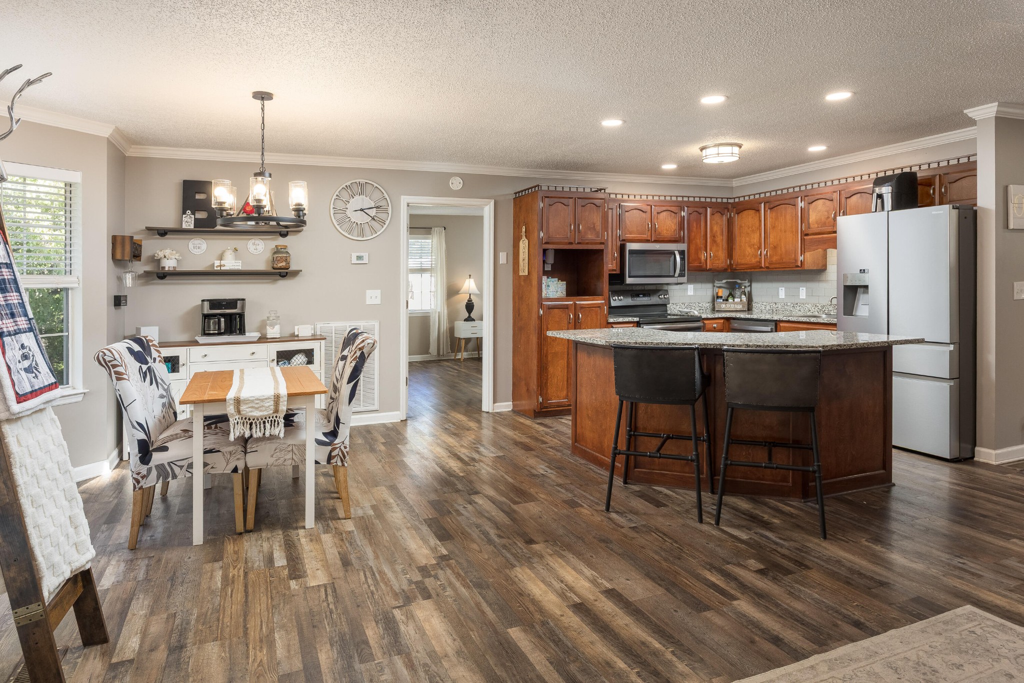2443 Valley Hills Trail, Nw Property Photo 4