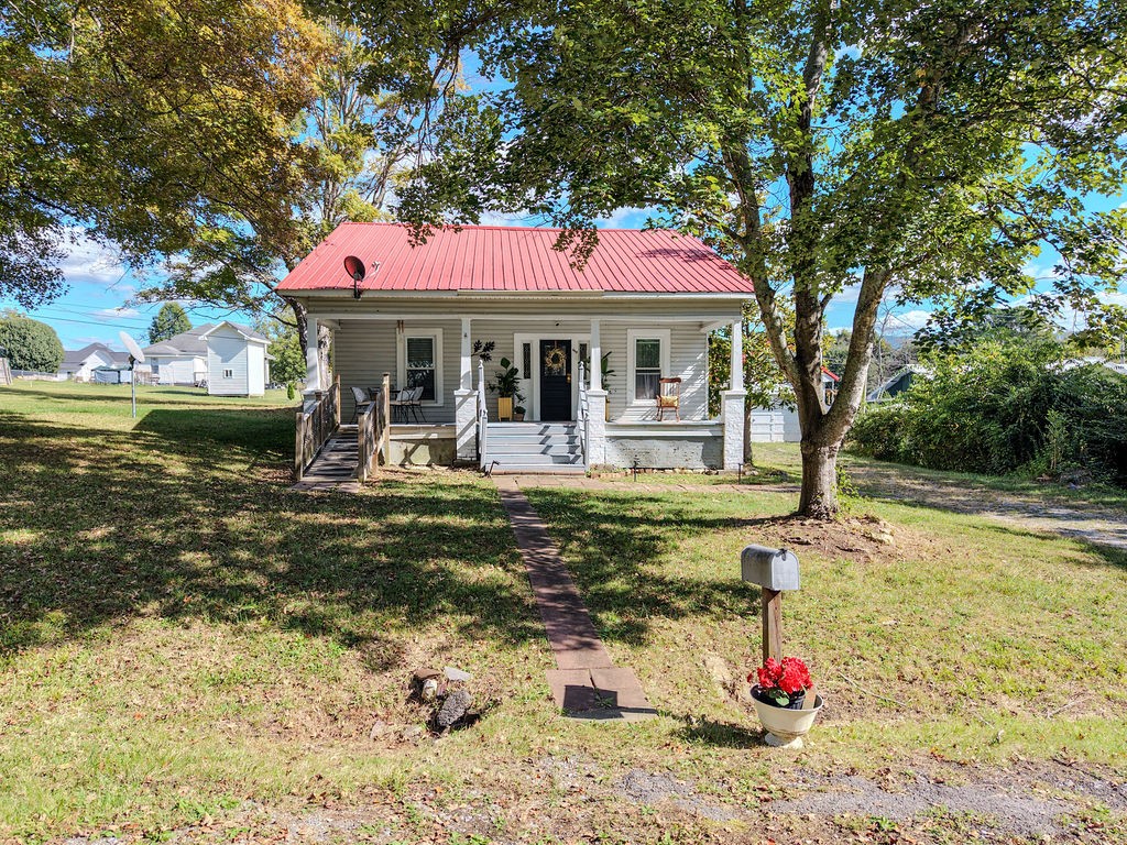 619 Indiana Ave Property Photo 1