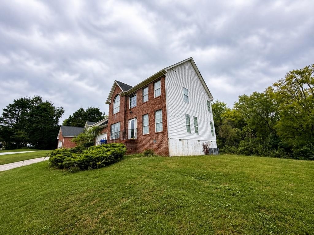8866 Brucewood Ln Property Photo 5