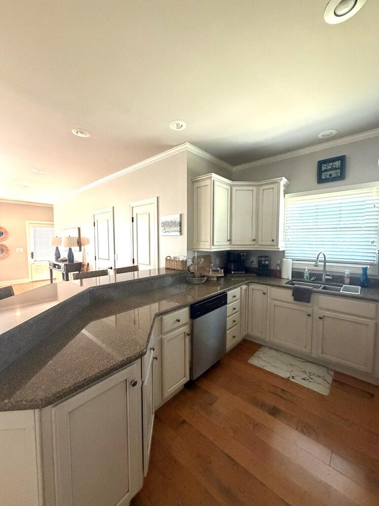328 Breakers Bend Dr Property Photo 10