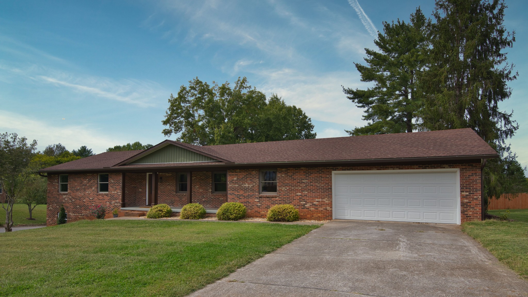 935 Devon Cir Property Photo 1