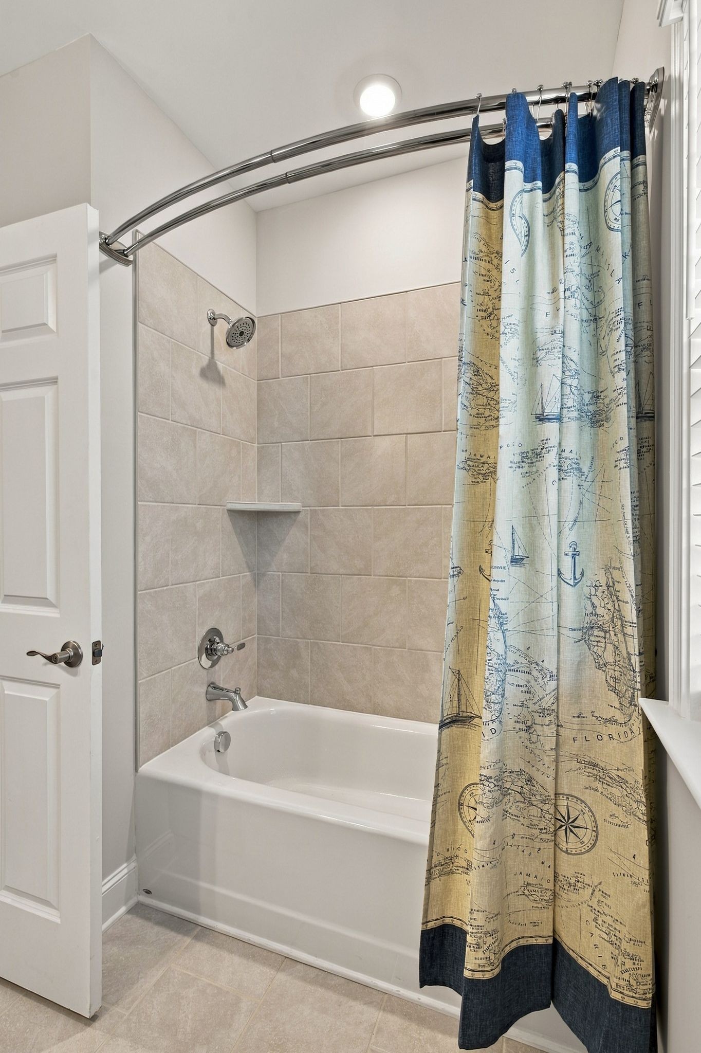 8013 Headwaters Dr Property Photo 8