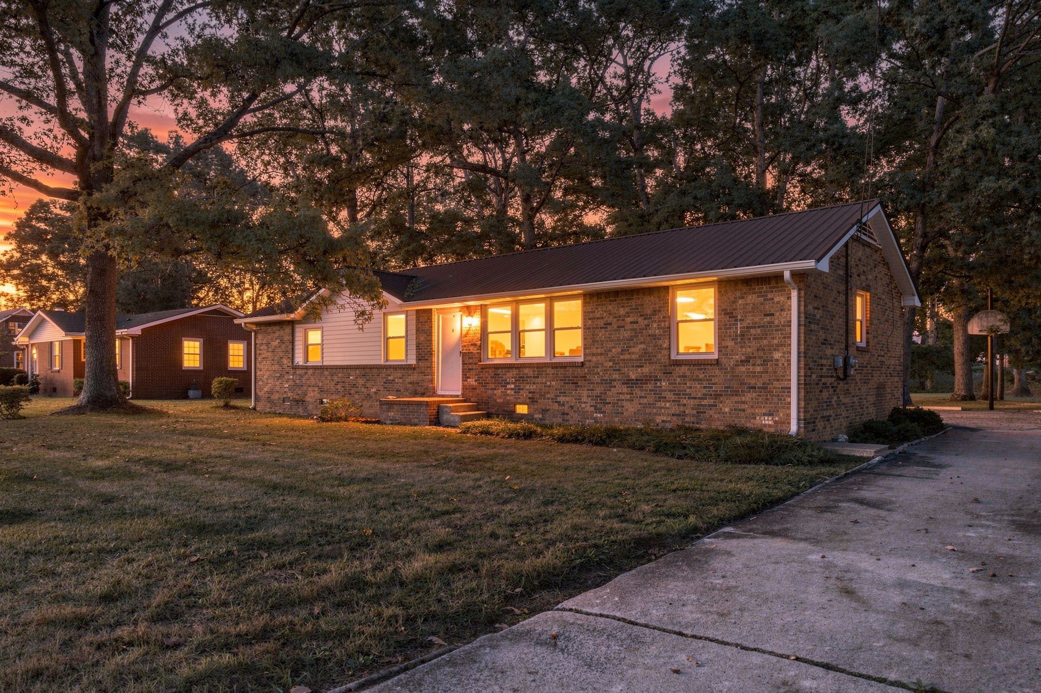 1209 Woodcrest Dr Property Photo 1