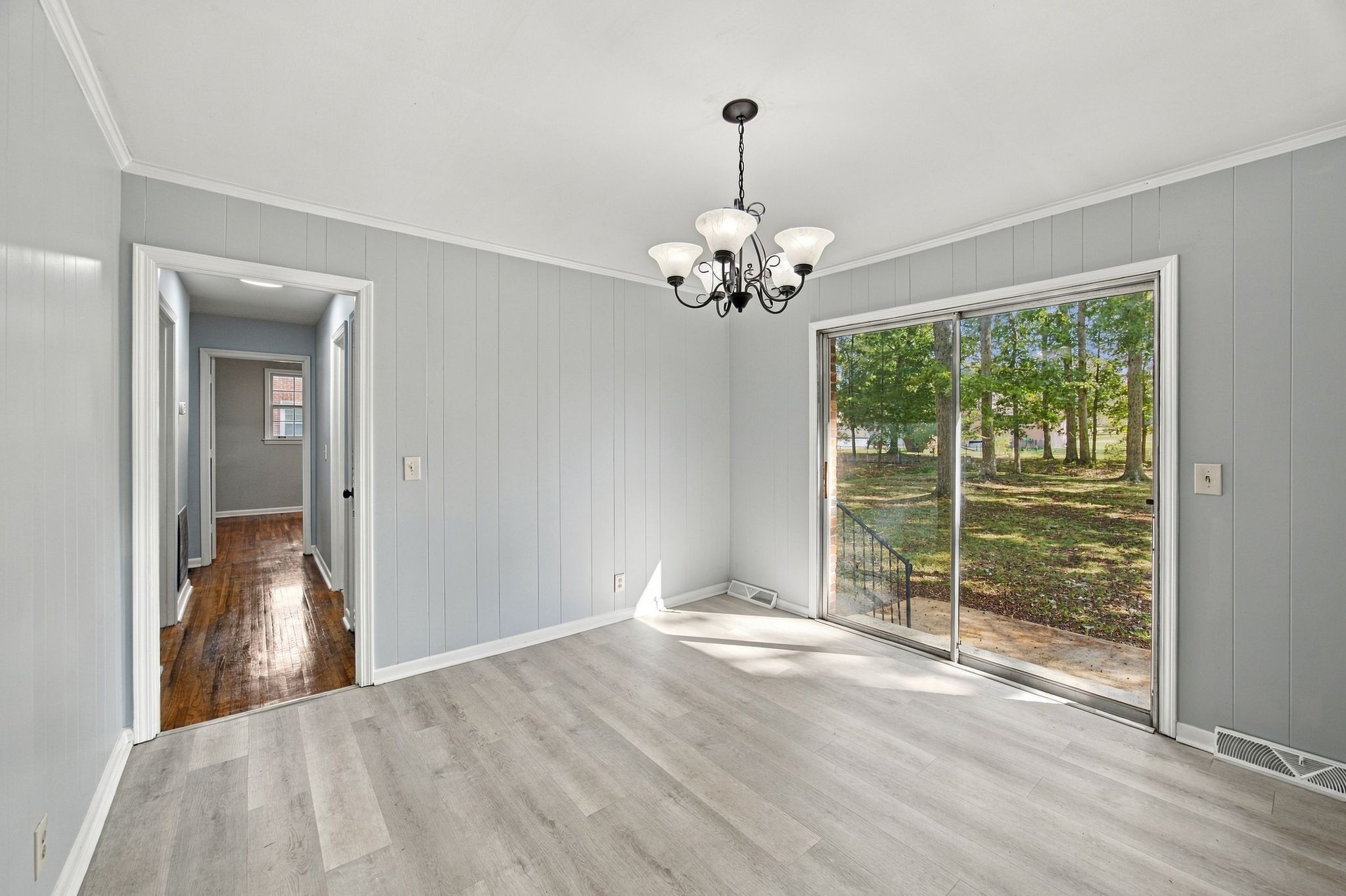 1209 Woodcrest Dr Property Photo 13