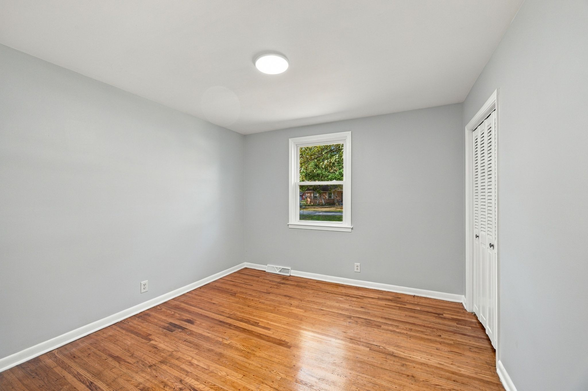 1209 Woodcrest Dr Property Photo 17
