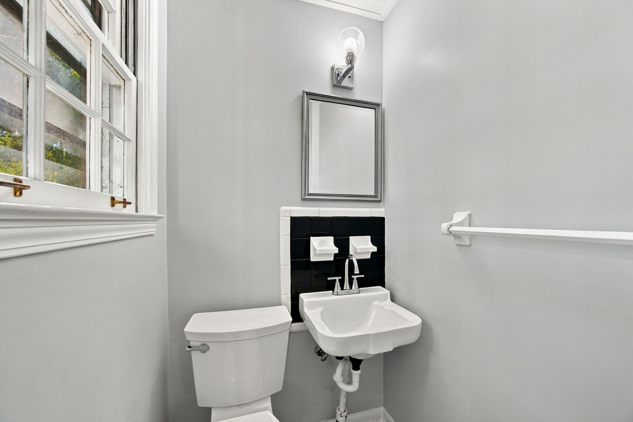 1209 Woodcrest Dr Property Photo 24