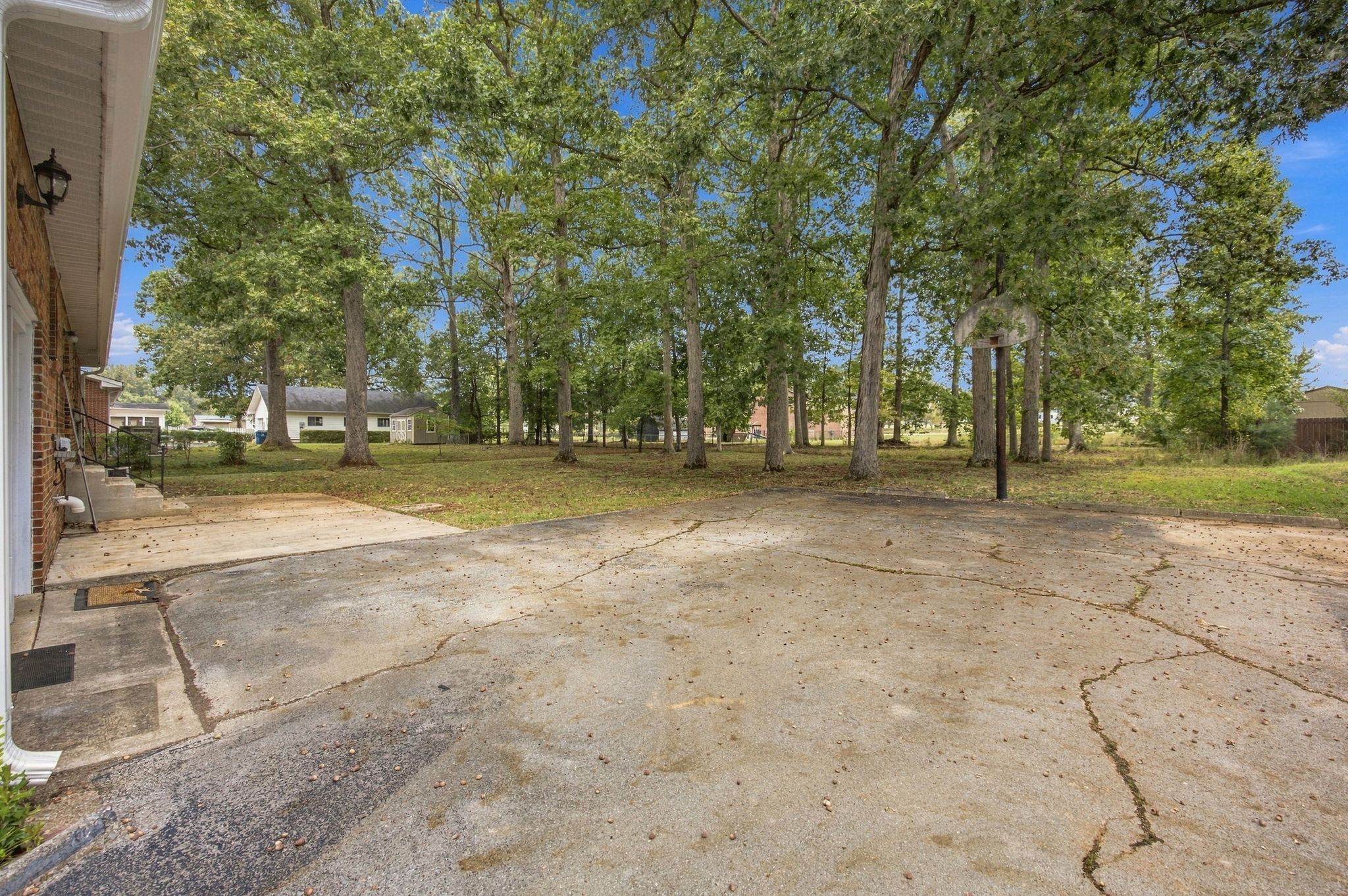 1209 Woodcrest Dr Property Photo 29
