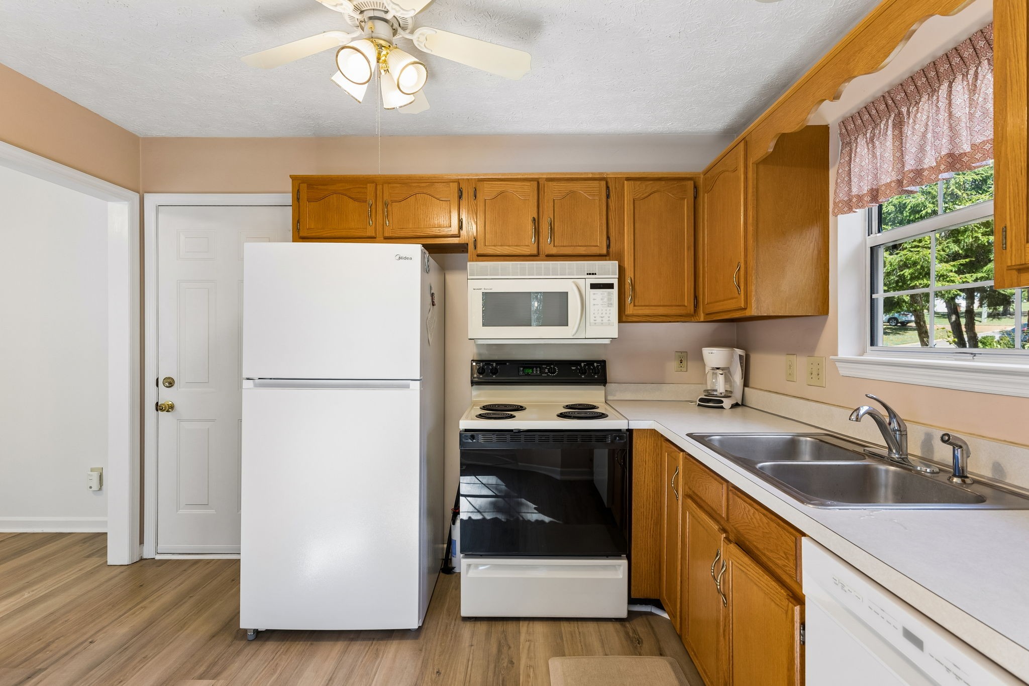 1463 Brighton Cir Property Photo 15