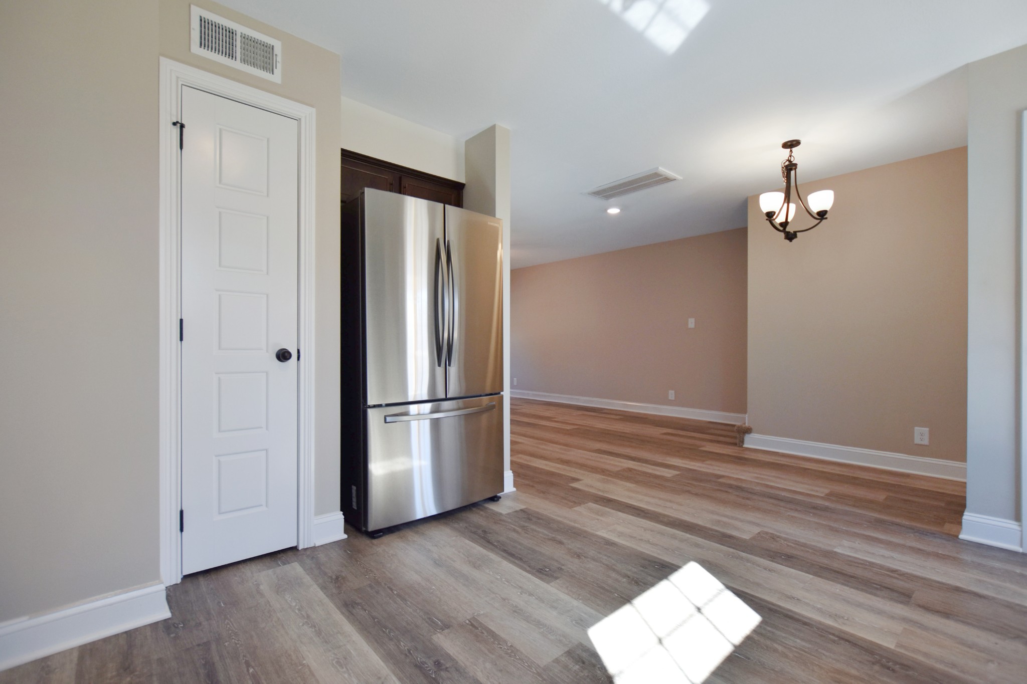 828 Lutz Lane Property Photo 12
