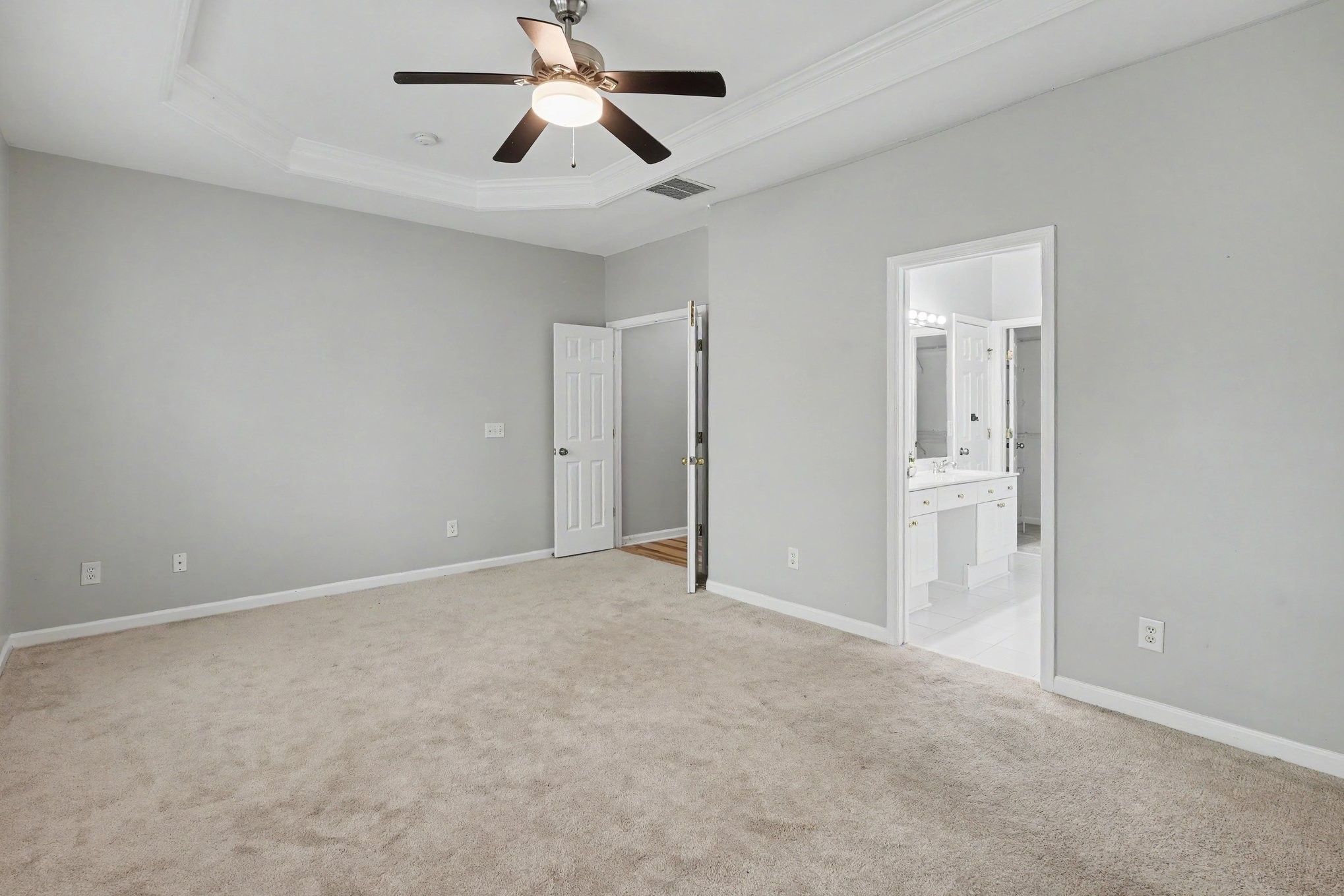 9710 Northfork Dr Property Photo 12