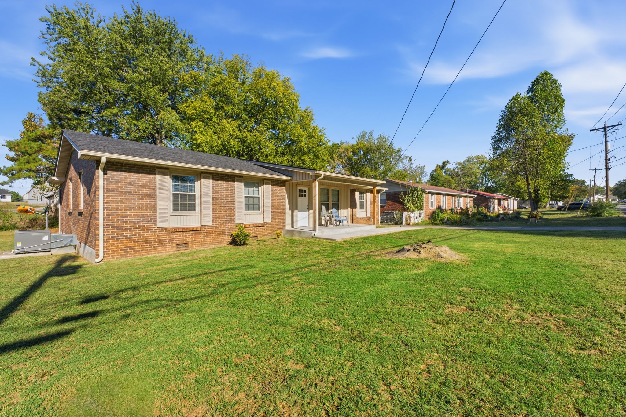 609 Shoma Dr Property Photo 2