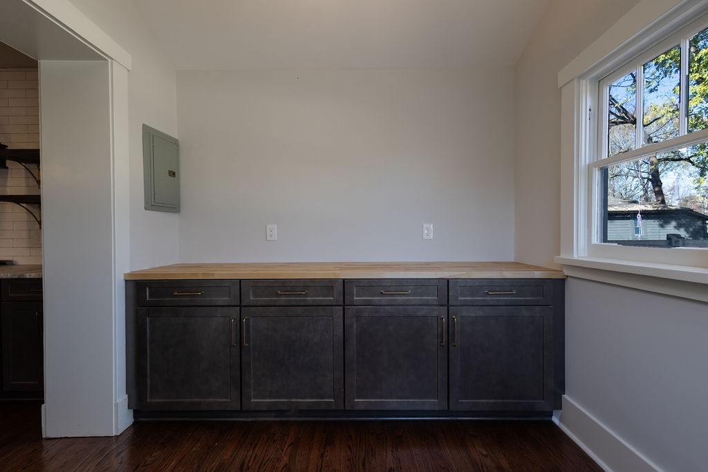 2025 Benjamin St Property Photo 16