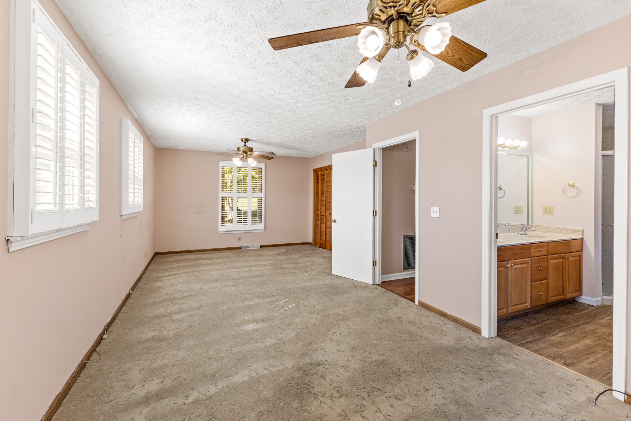 491 Lake Forest Dr Property Photo 25