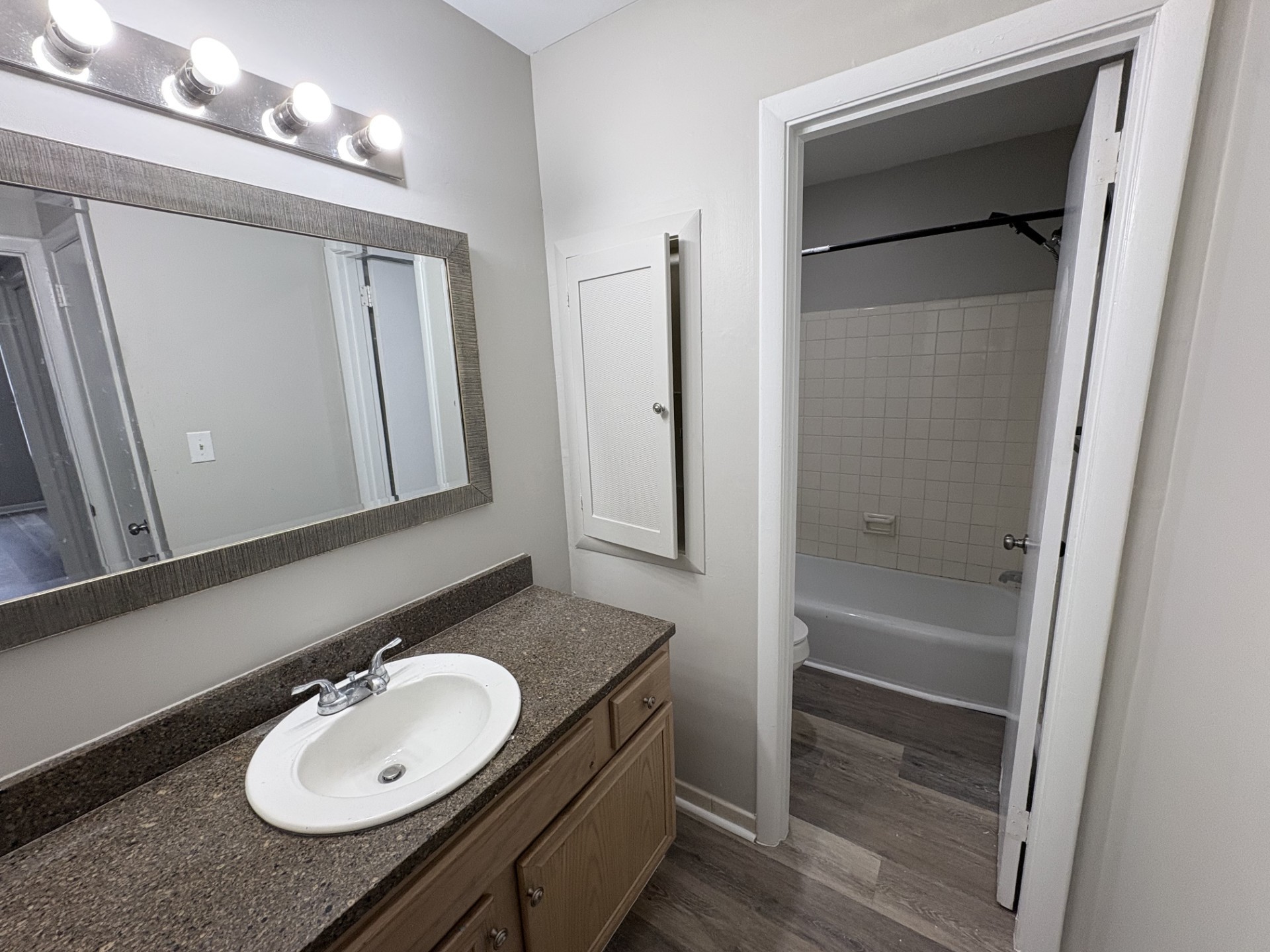 614 Hardison St Property Photo 8