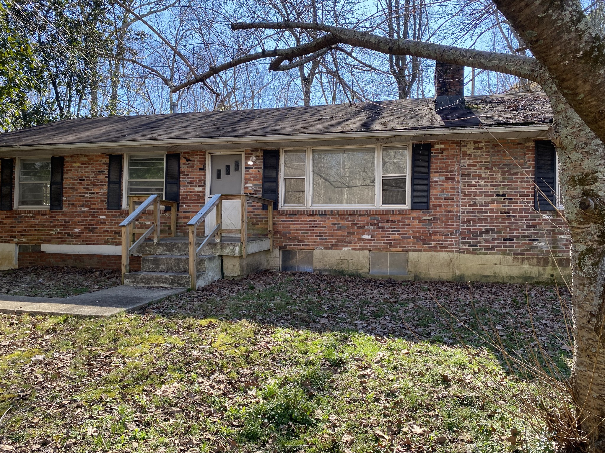 1121 Lockertsville Rd Property Photo 1