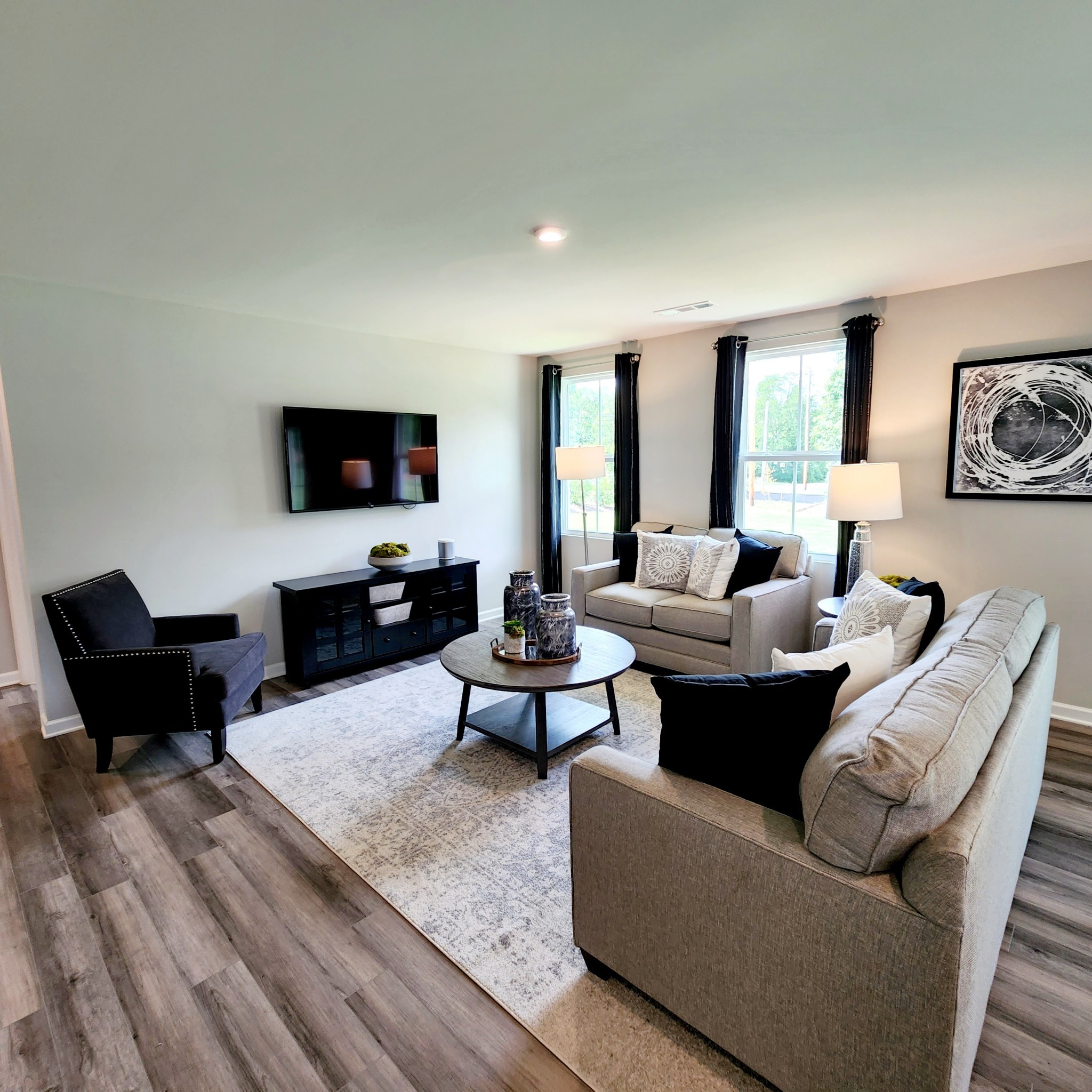 1701 Quail Run Way Property Photo 3