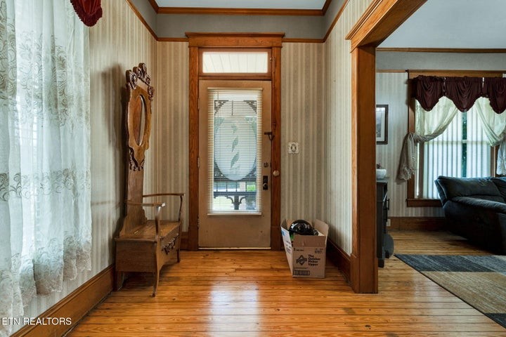900 Georgia Ave Property Photo 5