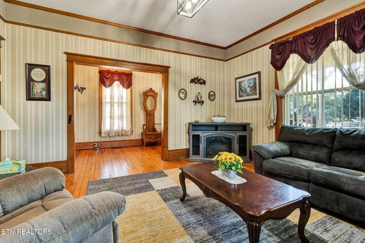 900 Georgia Ave Property Photo 7