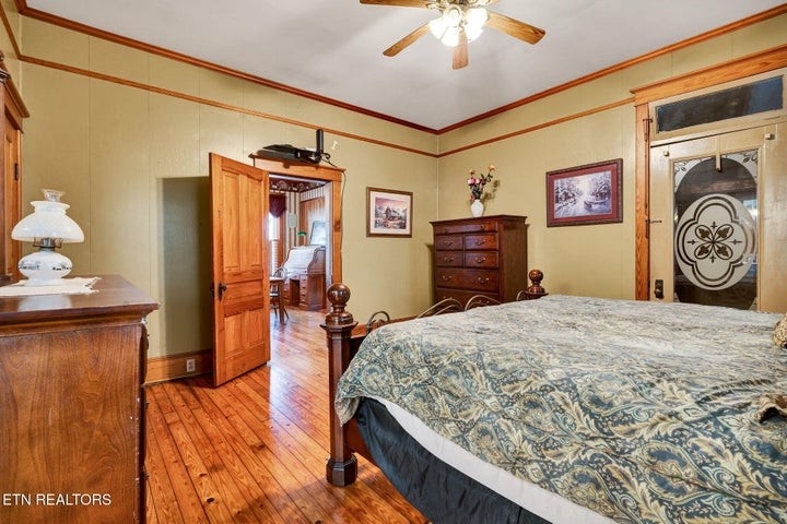 900 Georgia Ave Property Photo 11