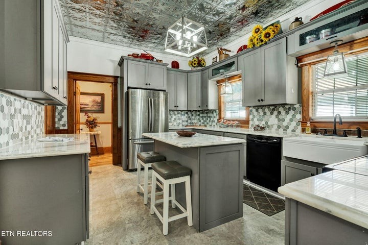 900 Georgia Ave Property Photo 16