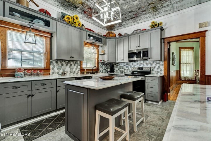 900 Georgia Ave Property Photo 18