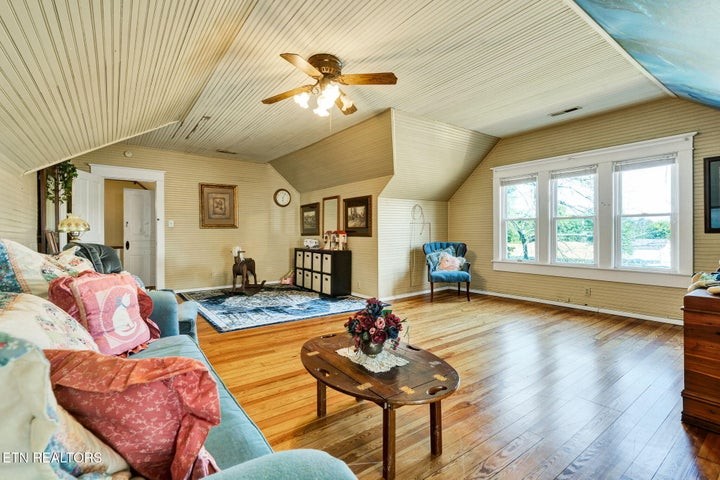 900 Georgia Ave Property Photo 38