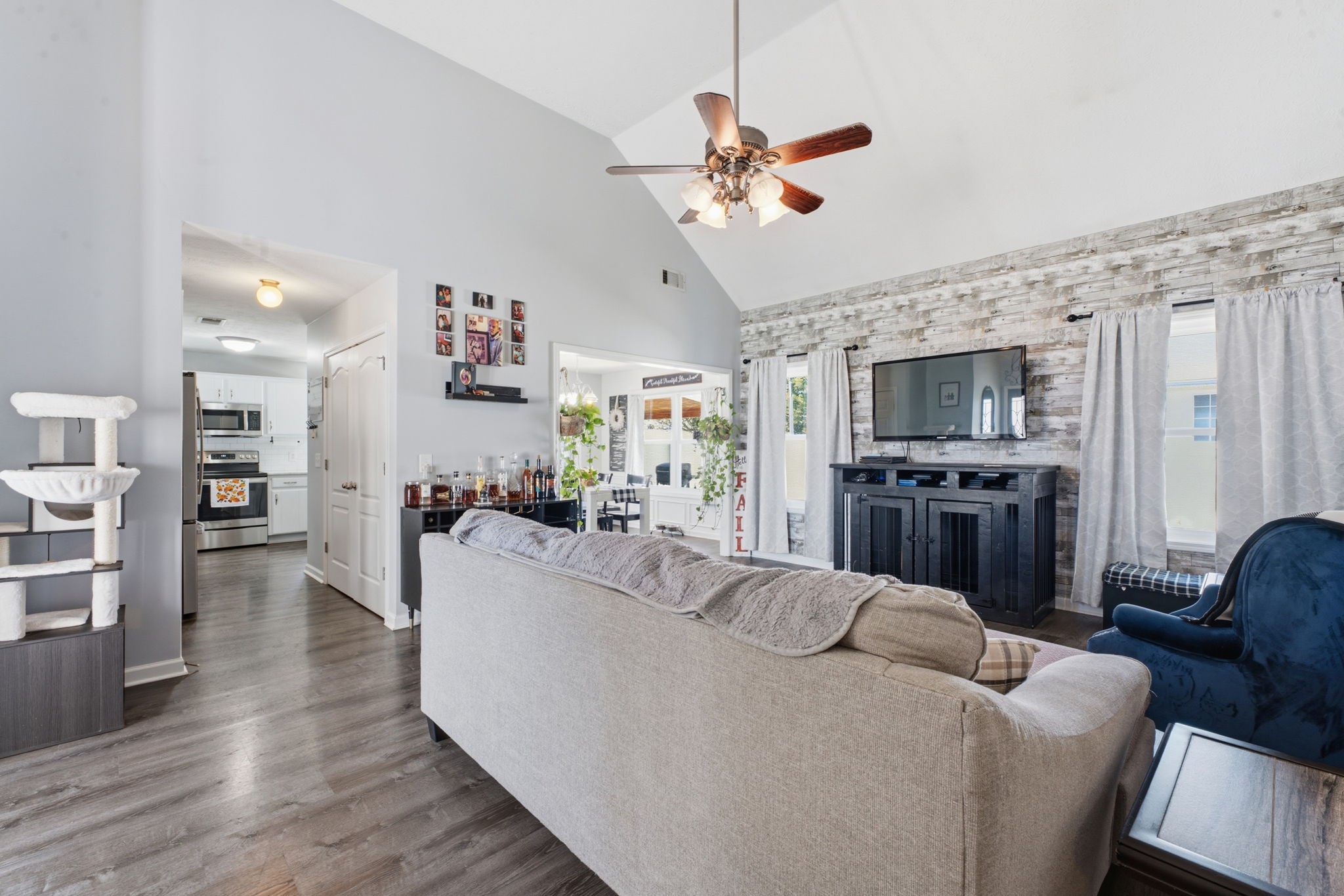 736 Clear Cir Property Photo 10