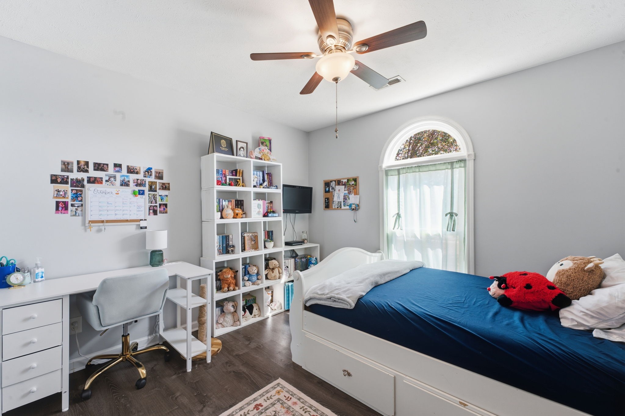 736 Clear Cir Property Photo 18