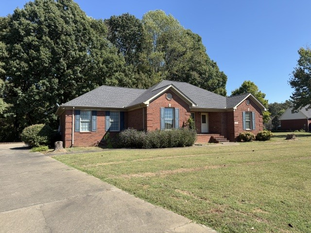 427 Bridlewood Dr Property Photo 1