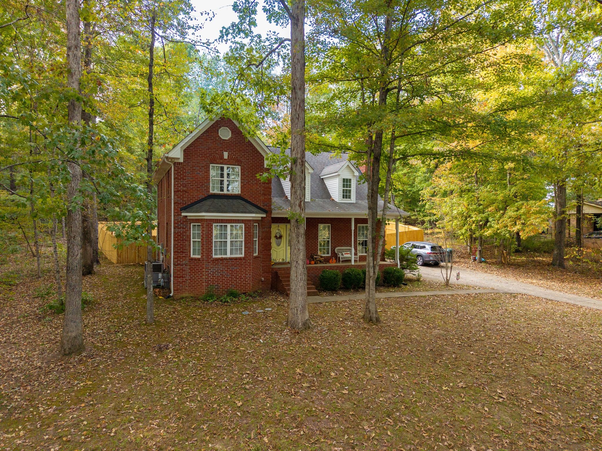 112 Hillwood Dr Property Photo 1