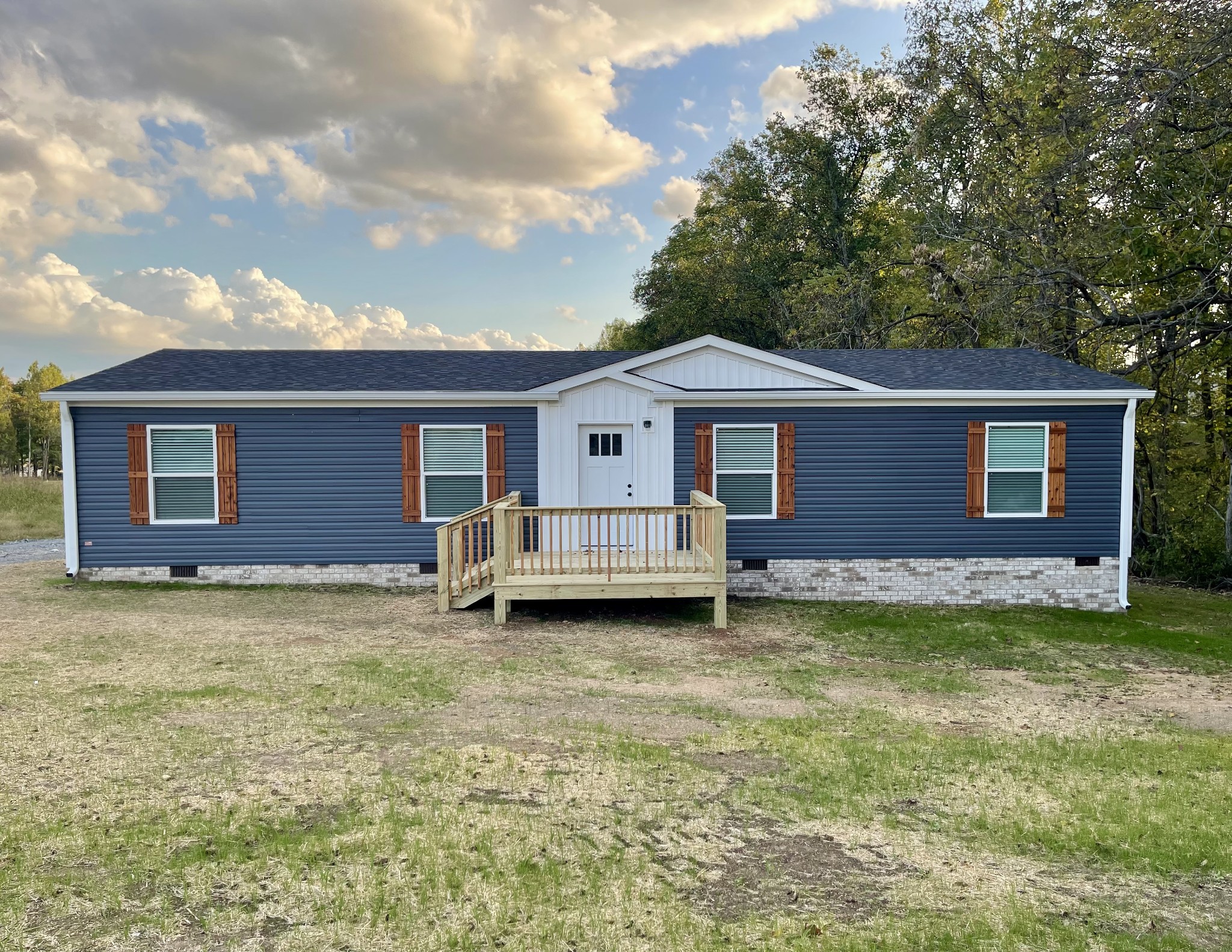 941 White Springs Rd Property Photo 1