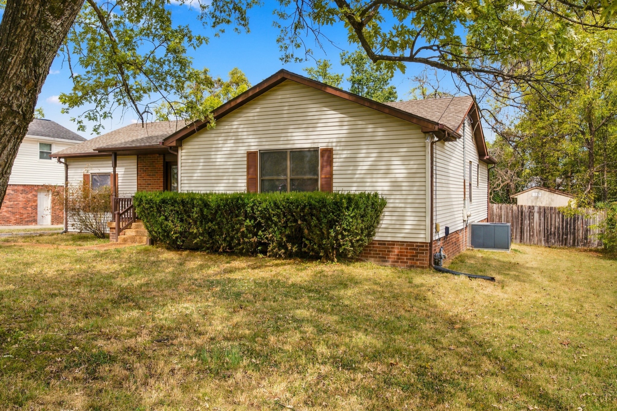661 Dutchmans Dr Property Photo 3