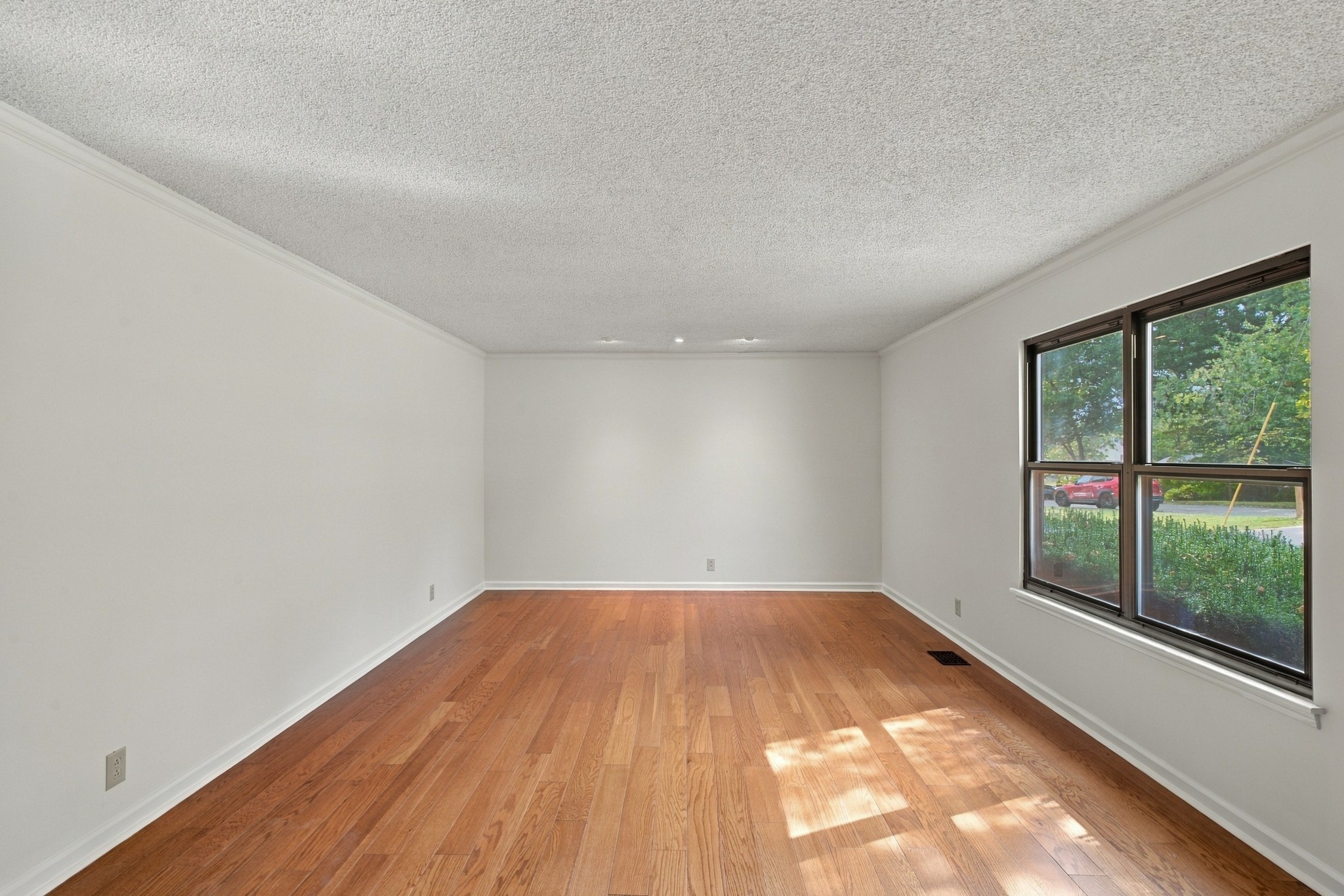 661 Dutchmans Dr Property Photo 5