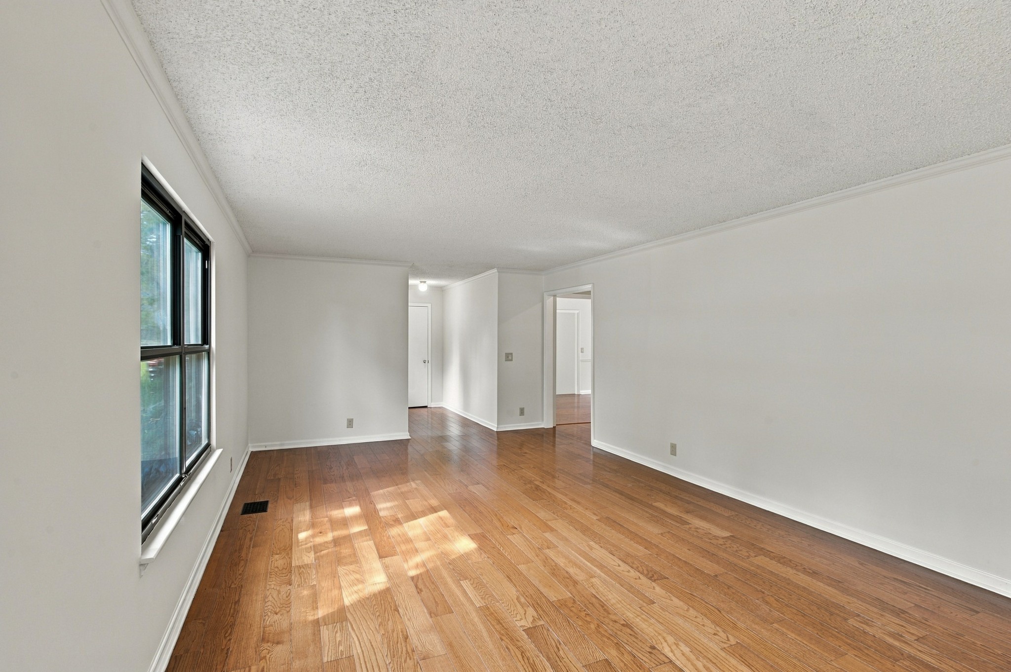 661 Dutchmans Dr Property Photo 6