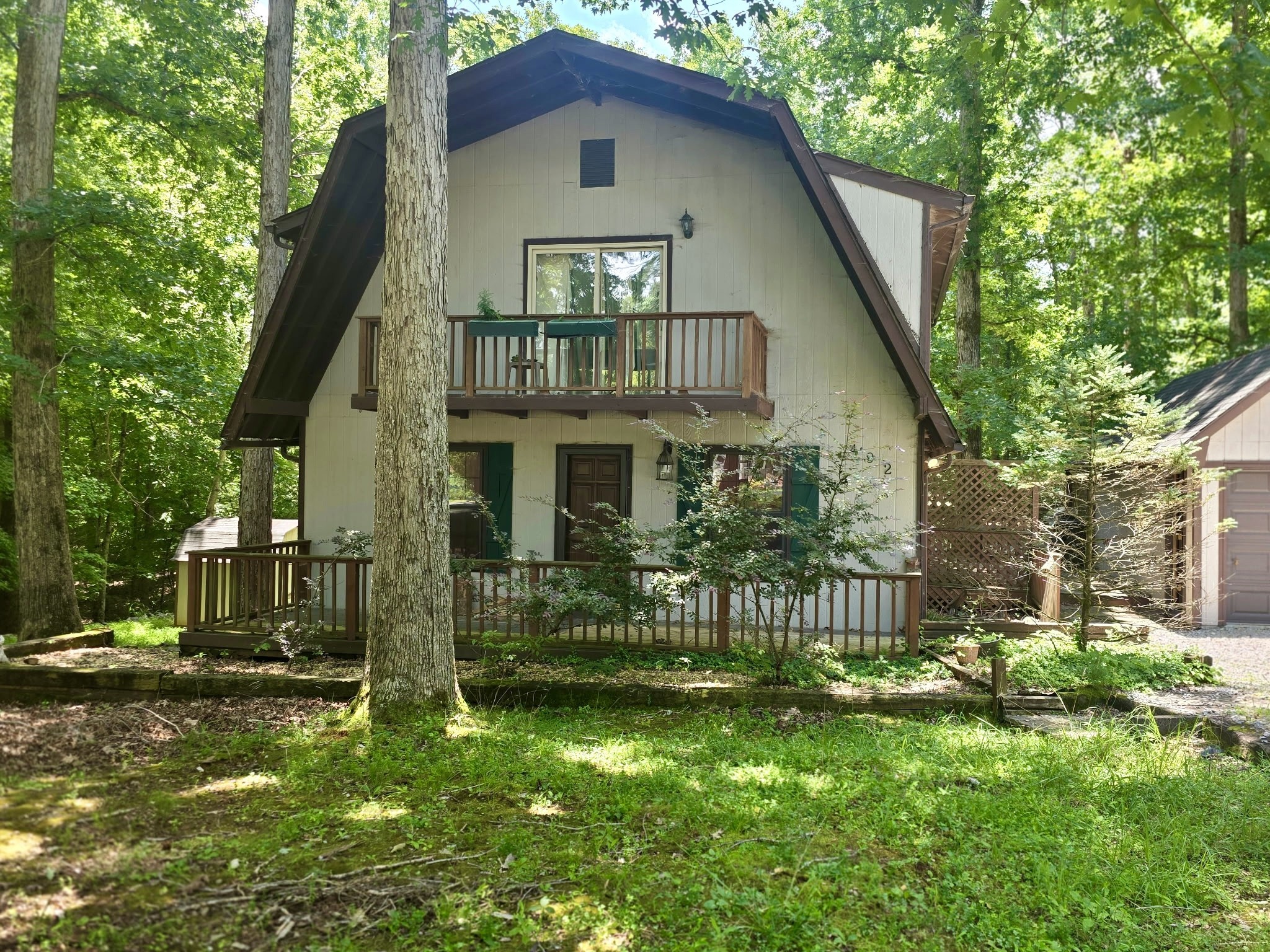 492 Lakeview St Property Photo 1