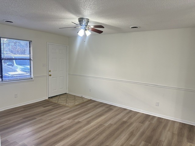 149 Eastview Ave, Nw Property Photo 5