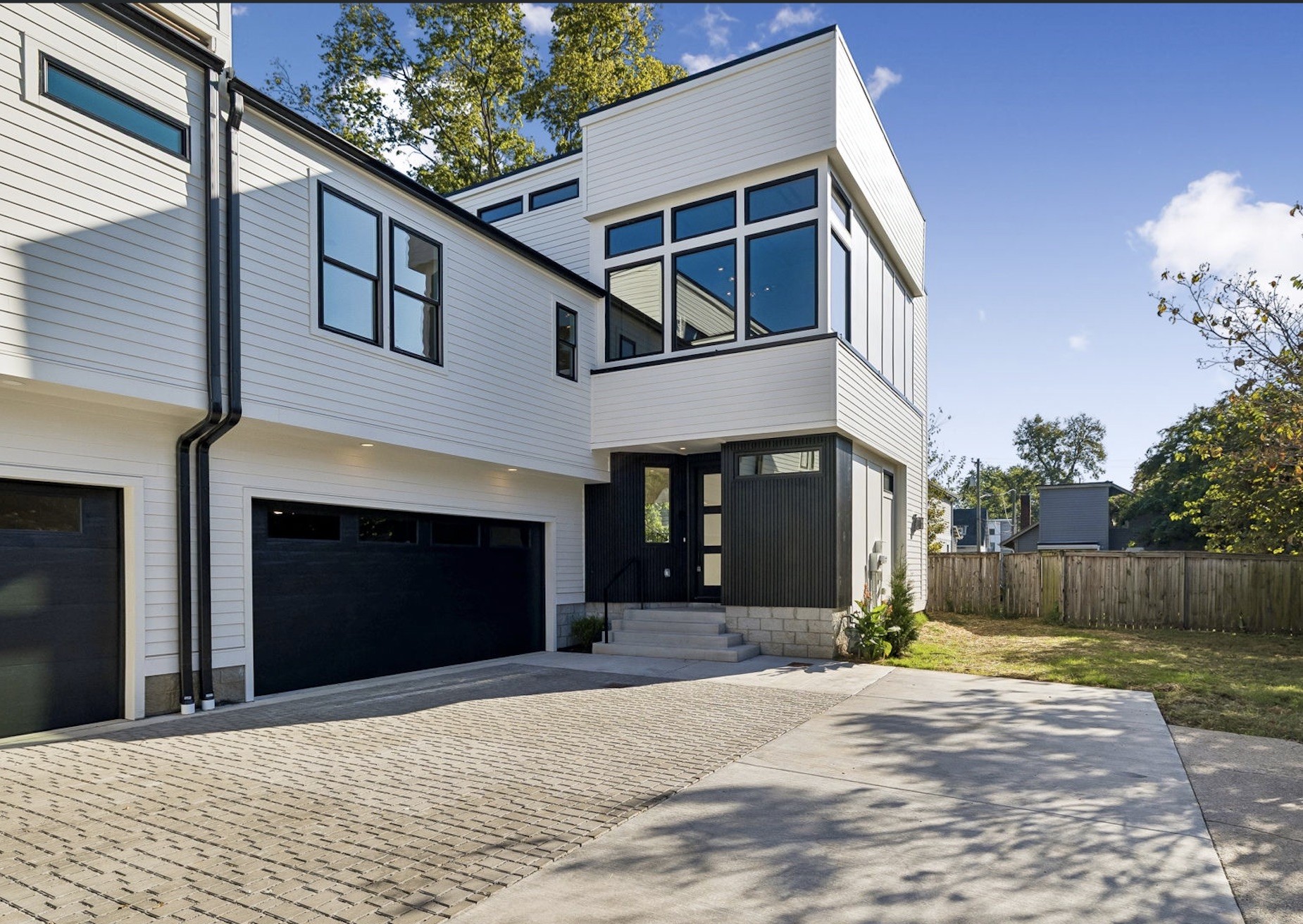 1810B Martin St Property Photo 1
