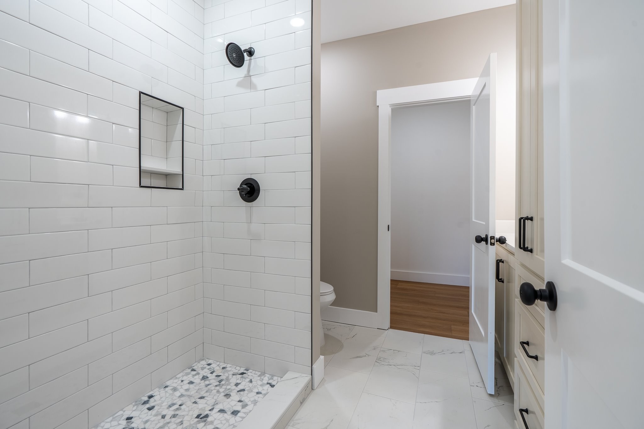 702 1st St Property Photo 16