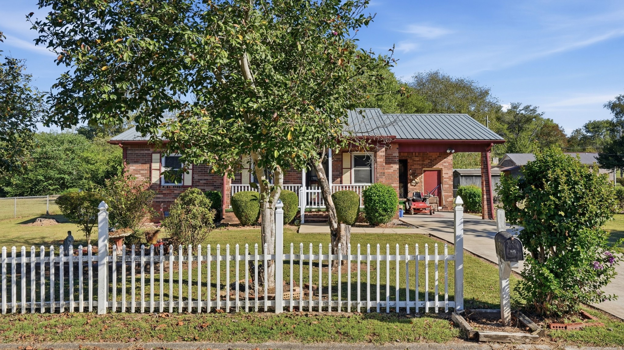 409 Laurel Dr