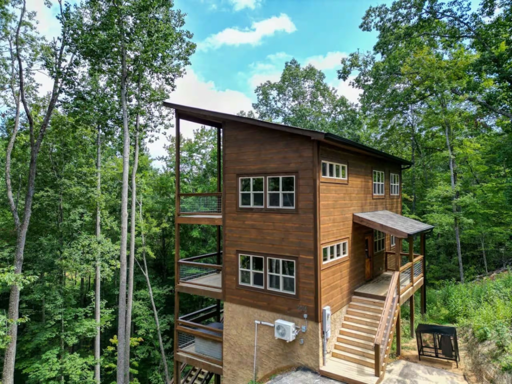 2016 Shamrock Way Property Photo 1