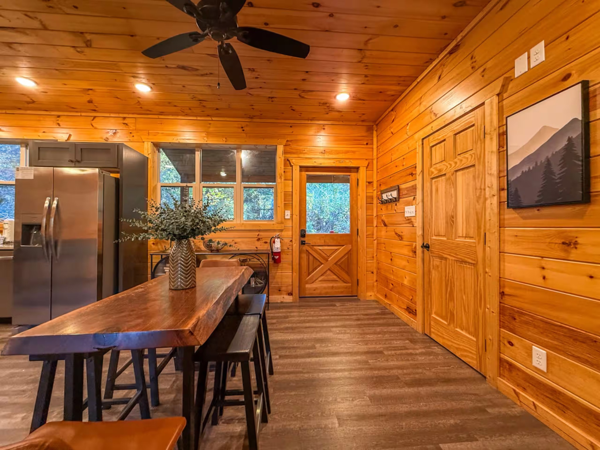 2016 Shamrock Way Property Photo 4