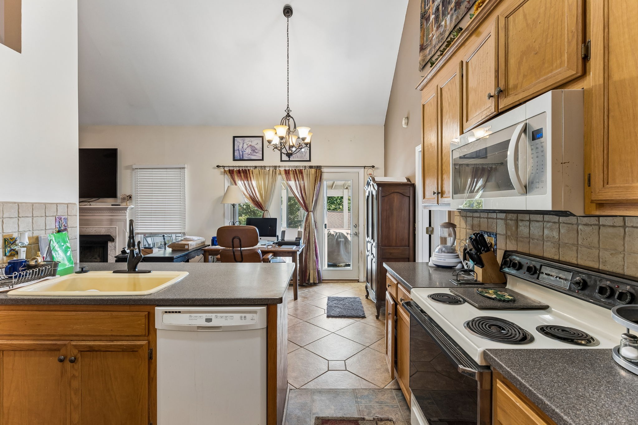 6012 Legend Dr Property Photo 13