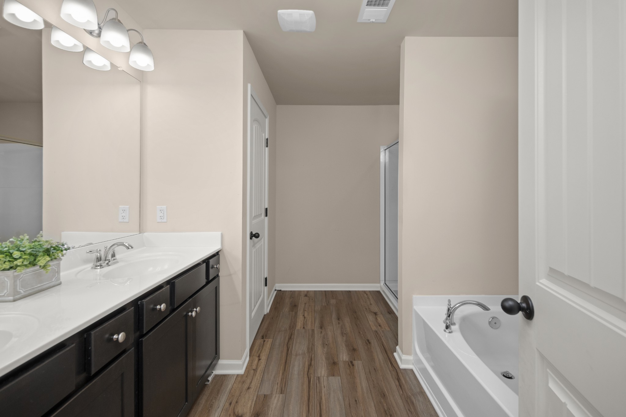4006 Cannonsgate Ln Property Photo 13