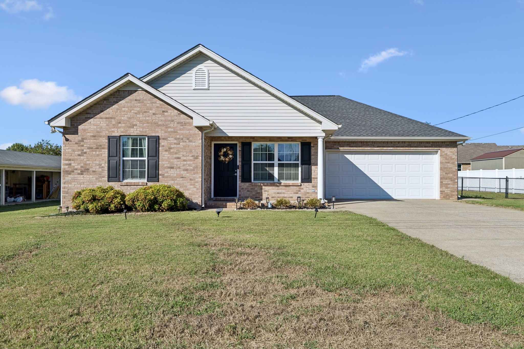 2739 Cliffside Dr Property Photo 1