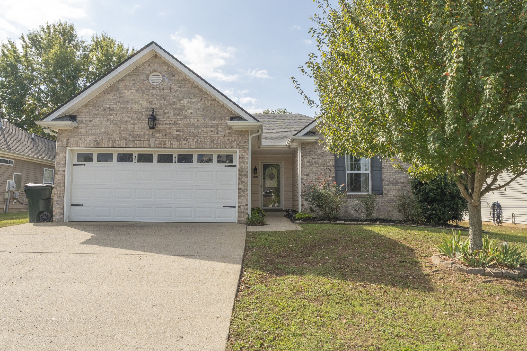 1371 Habersham Dr Property Photo 1
