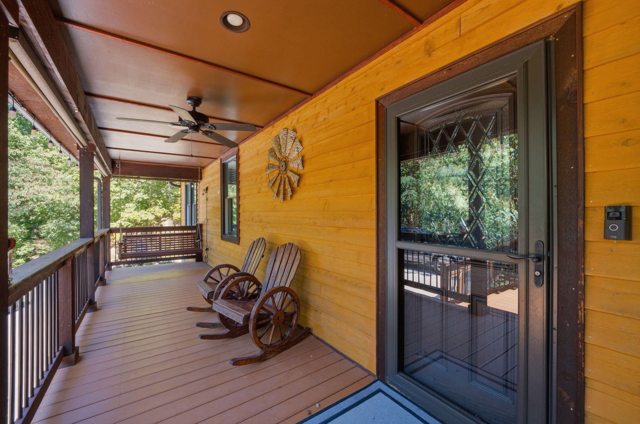 2029 Windy Ln Property Photo 4