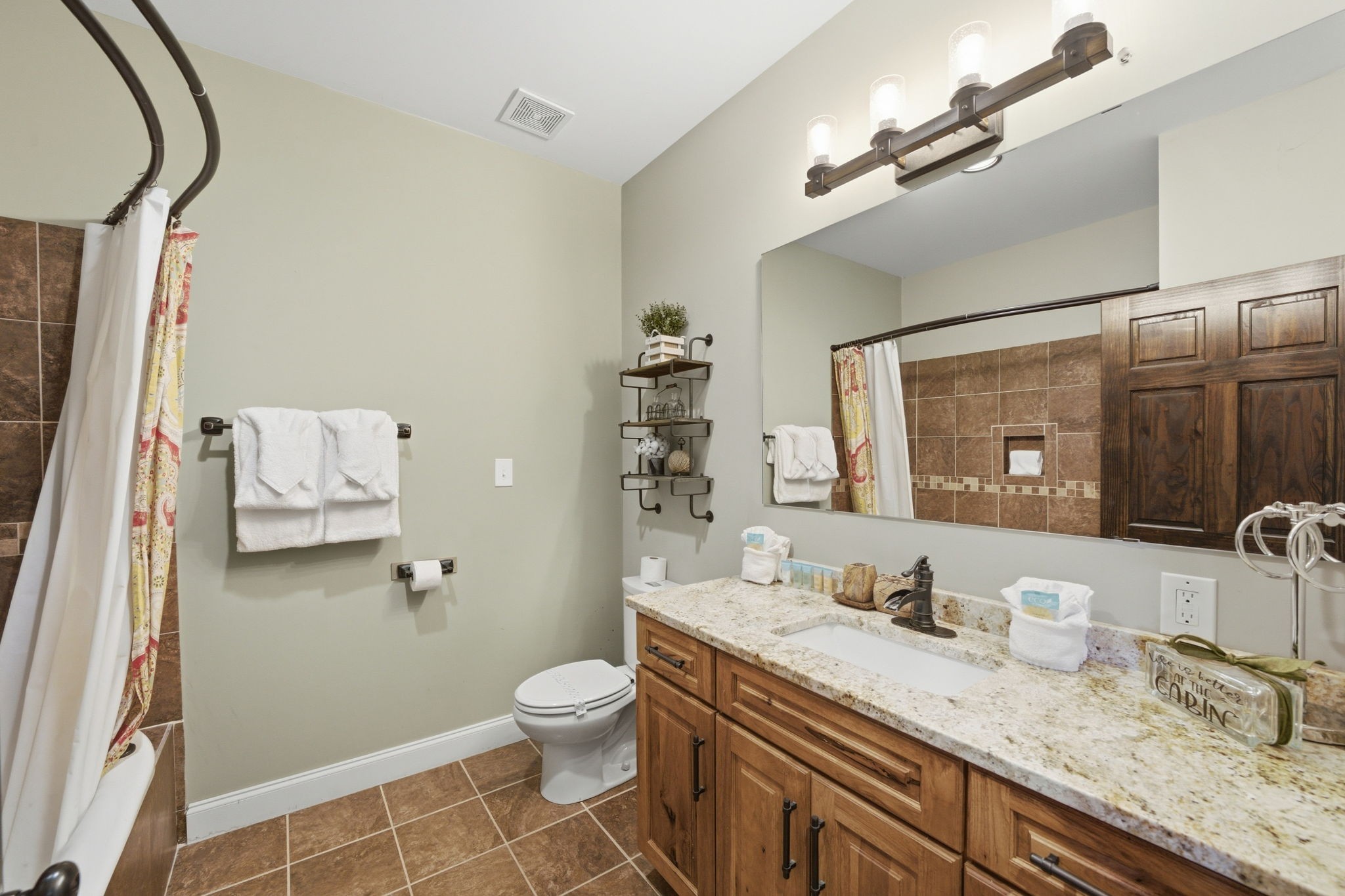 2029 Windy Ln Property Photo 23