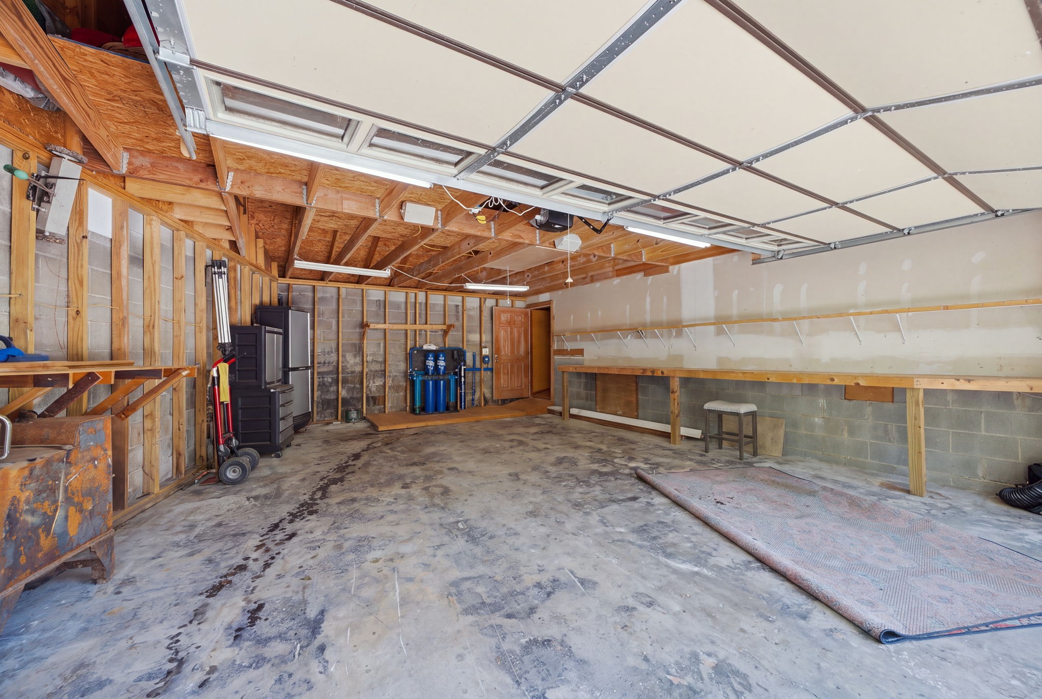 2029 Windy Ln Property Photo 33