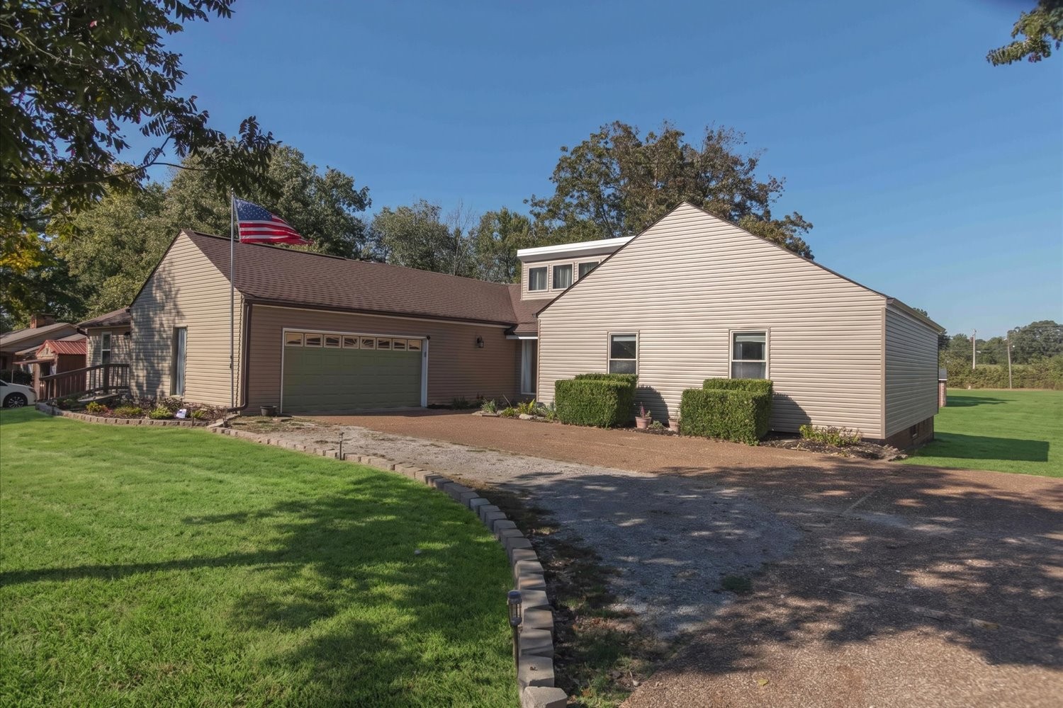 1330 Chippendale Cir Property Photo 1